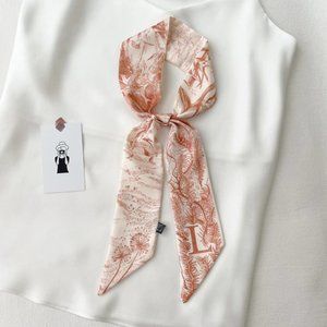 Geometric print initial L twilly scarf